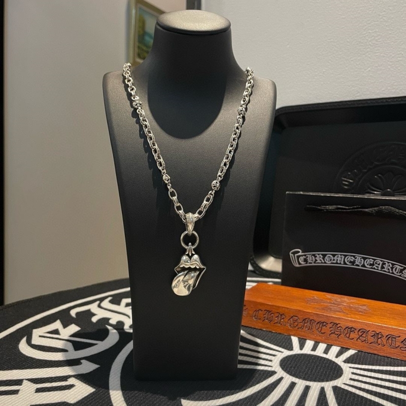 Ch**me He**ts necklaces